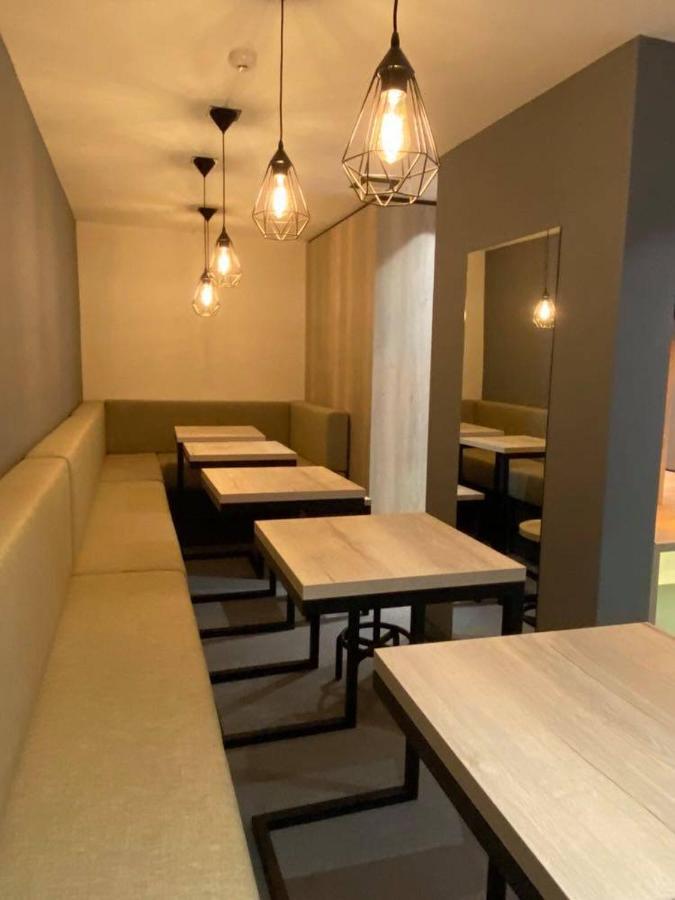 Super Seven Inn Belgrad Zewnętrze zdjęcie